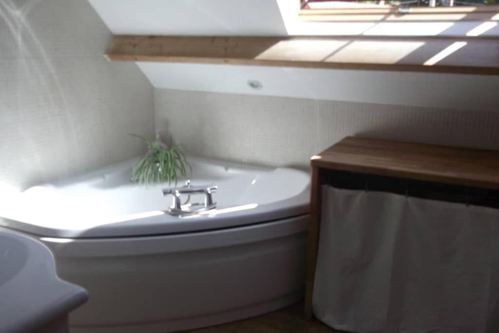 Jolie Maison Avec Jardin - 2 Chambres Le Hamel  Zewnętrze zdjęcie